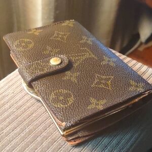 LOUIS VUITTON French Kisslock Monogram Canvas Wallet Brown